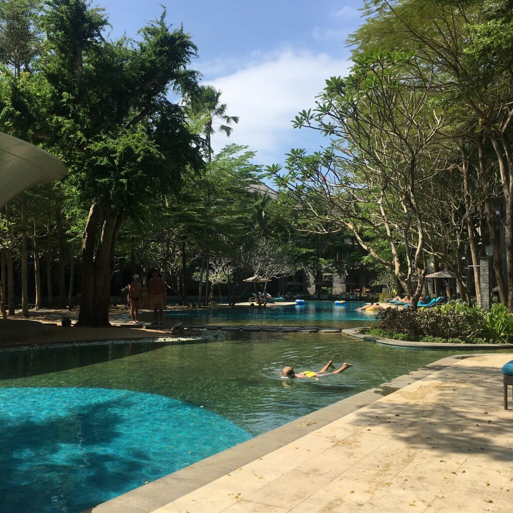Always a lot of space at the pool area at Marriott Courtyard in Nusa Dua