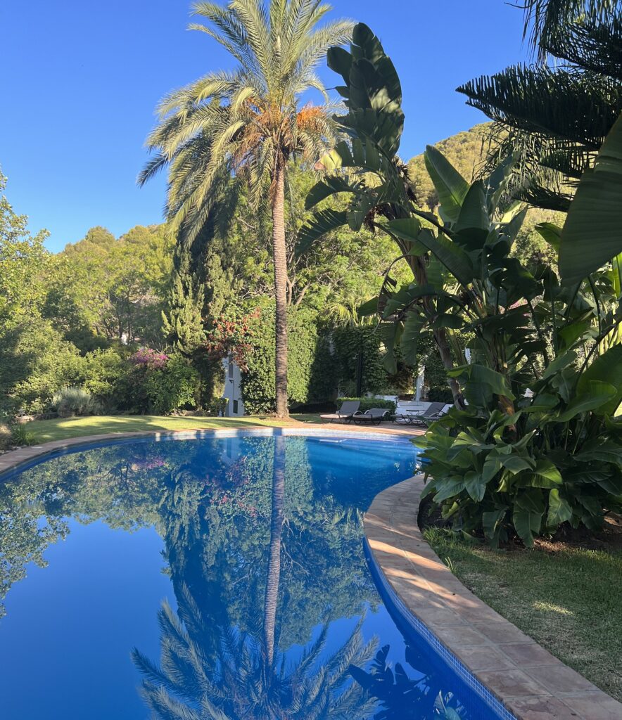 Are you looking for a big villa in Spain for a family vacation?