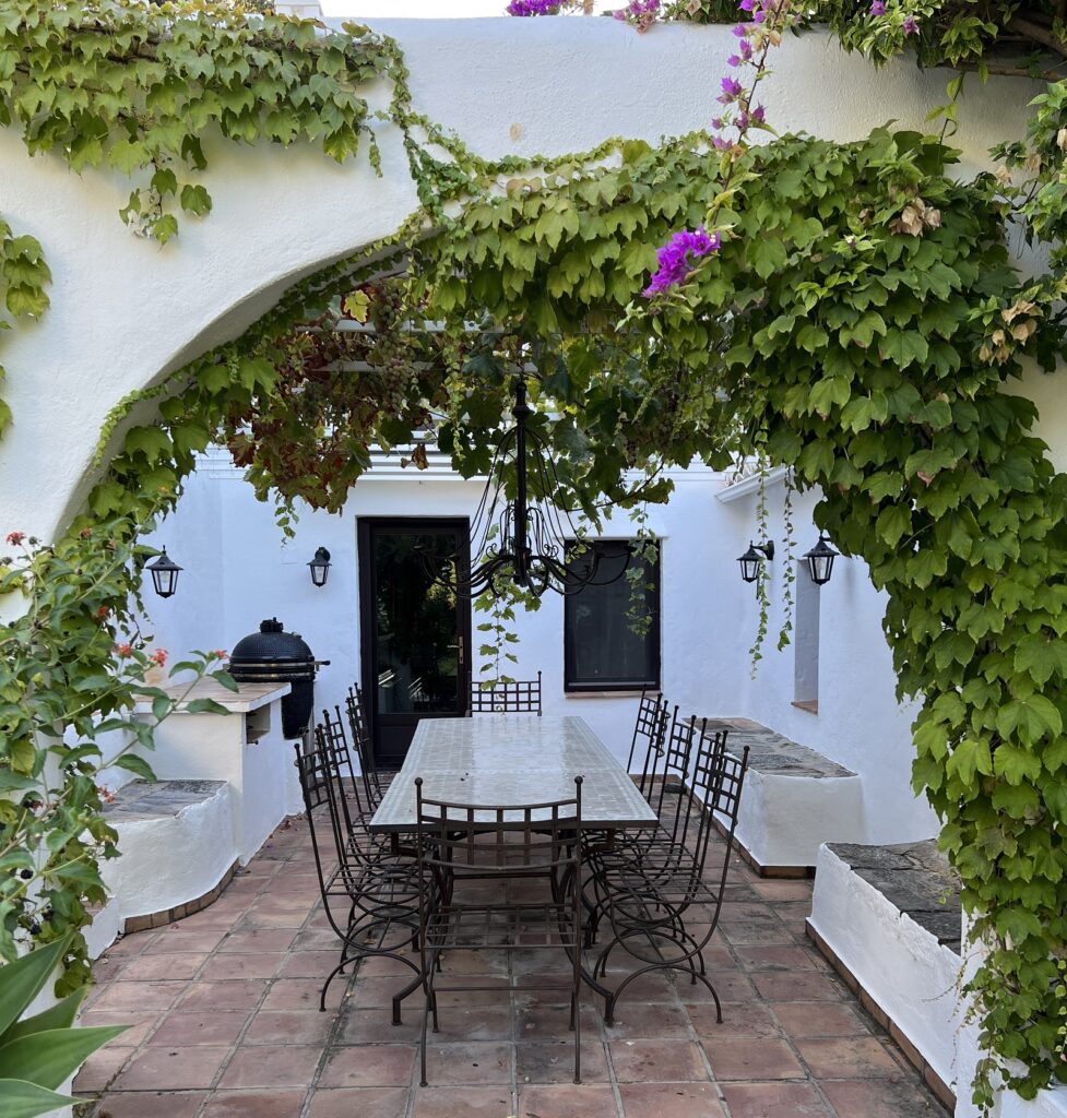 Are you looking for a big villa in Spain for a family vacation?