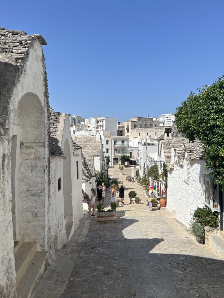 Discevering Puglia - Alberobello Trulli town